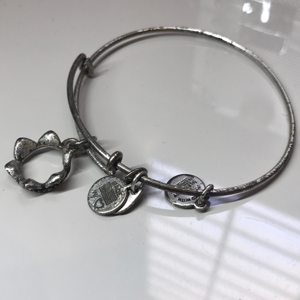 🔴Alex and Ani princess crown bracelet